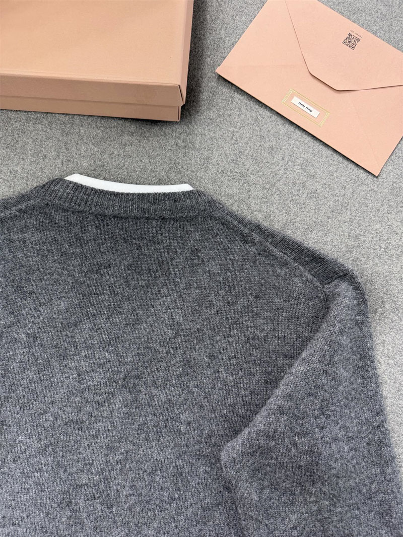 미우미우 미우미우 레이어드 캐시미어 스웨터（TJ공장） 레플리카 16번 이미지 - 의류 | 세미샵 레플리카 사이트