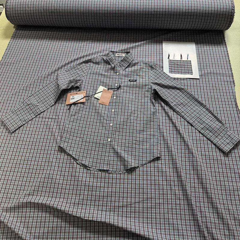 Miu Miu 미우미우 로고 라벨 체크 포플린 셔츠 레플리카 2번 이미지 - 의류 | 세미샵 레플리카 사이트