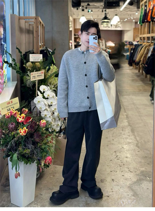 Miu Miu 미우미우 로고 울 니트 가디건 레플리카 2번 이미지 - 의류 | 세미샵 레플리카 사이트