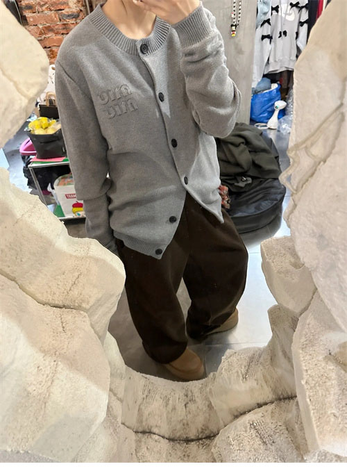 Miu Miu 미우미우 로고 울 니트 가디건 레플리카 3번 이미지 - 의류 | 세미샵 레플리카 사이트