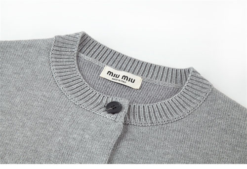 Miu Miu 미우미우 로고 울 니트 가디건 레플리카 7번 이미지 - 의류 | 세미샵 레플리카 사이트