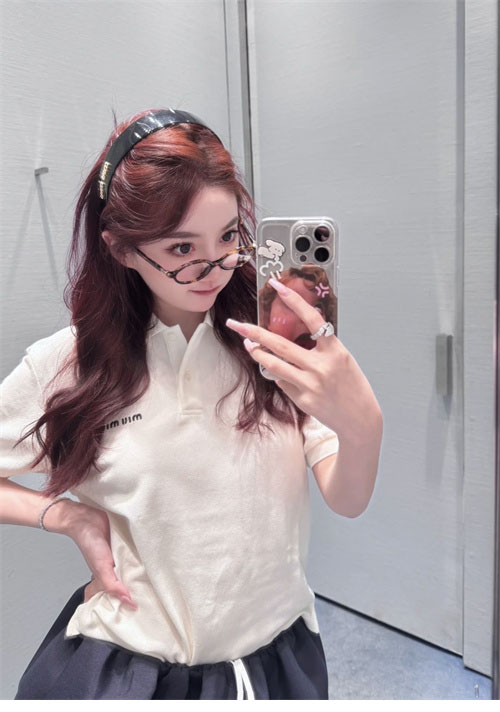 Miu Miu 미우미우 로고 자수 폴로 셔츠 2컬러 레플리카 3번 이미지 - 의류 | 세미샵 레플리카 사이트