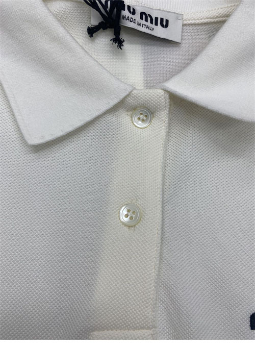 Miu Miu 미우미우 로고 자수 폴로 셔츠 2컬러 레플리카 14번 이미지 - 의류 | 세미샵 레플리카 사이트