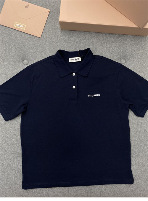 Miu Miu 미우미우 로고 자수 폴로 셔츠 2컬러 레플리카 22번 이미지 - 의류 | 세미샵 레플리카 사이트