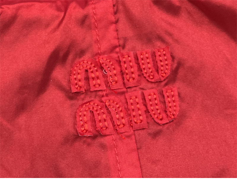 미우미우 미우미우 리버서블 치노 테크니컬 퐁제 블루종 자켓 레플리카 4번 이미지 - 의류 | 세미샵 레플리카 사이트