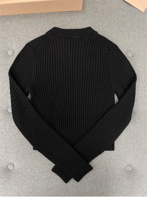 Miu Miu 미우미우 브이넥 리브드 울 크롭 니트 스웨터 레플리카 12번 이미지 - 의류 | 세미샵 레플리카 사이트