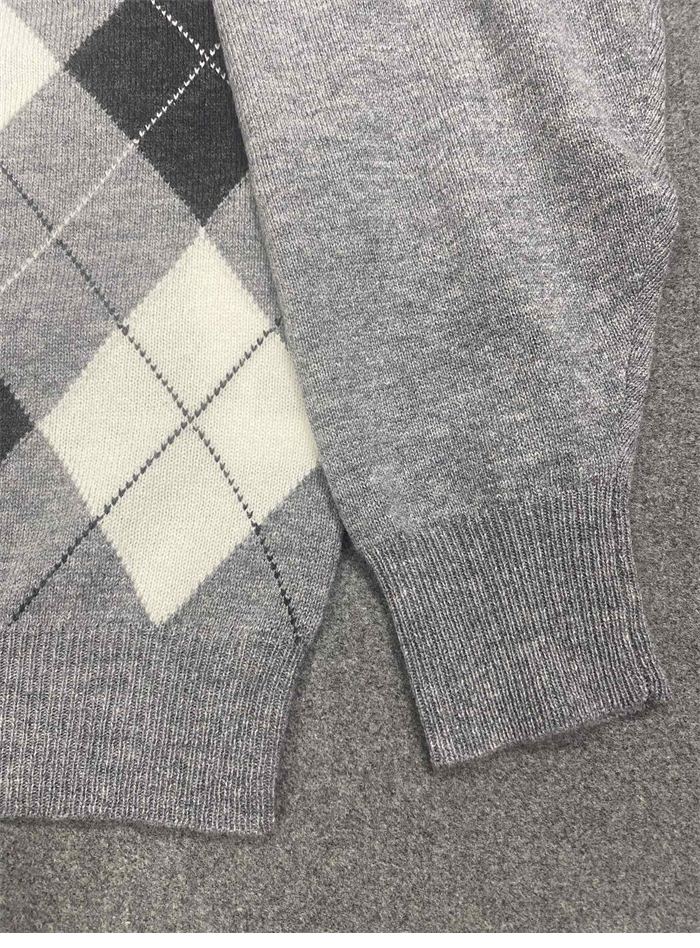 Miu Miu 미우미우 아가일 캐시미어 V넥 니트 스웨터 레플리카 15번 이미지 - 의류 | 세미샵 레플리카 사이트