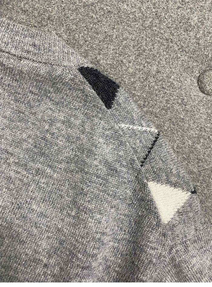 Miu Miu 미우미우 아가일 캐시미어 V넥 니트 스웨터 레플리카 20번 이미지 - 의류 | 세미샵 레플리카 사이트