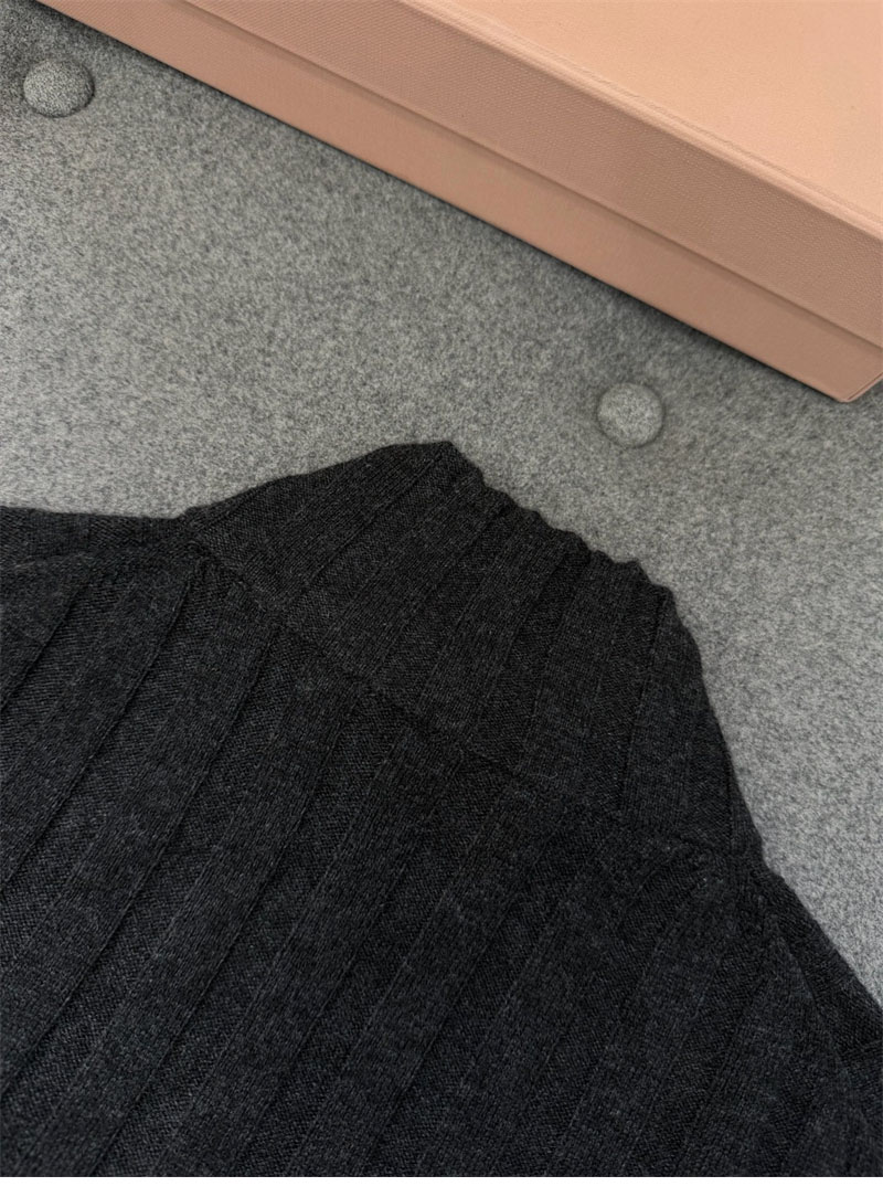 미우미우 미우미우 울 캐시미어 집업 가디건 레플리카 4번 이미지 - 의류 | 세미샵 레플리카 사이트