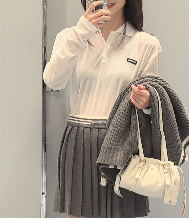 Miu Miu 미우미우 울 캐시미어 플리츠 미니 스커트 레플리카 4번 이미지 - 의류 | 세미샵 레플리카 사이트