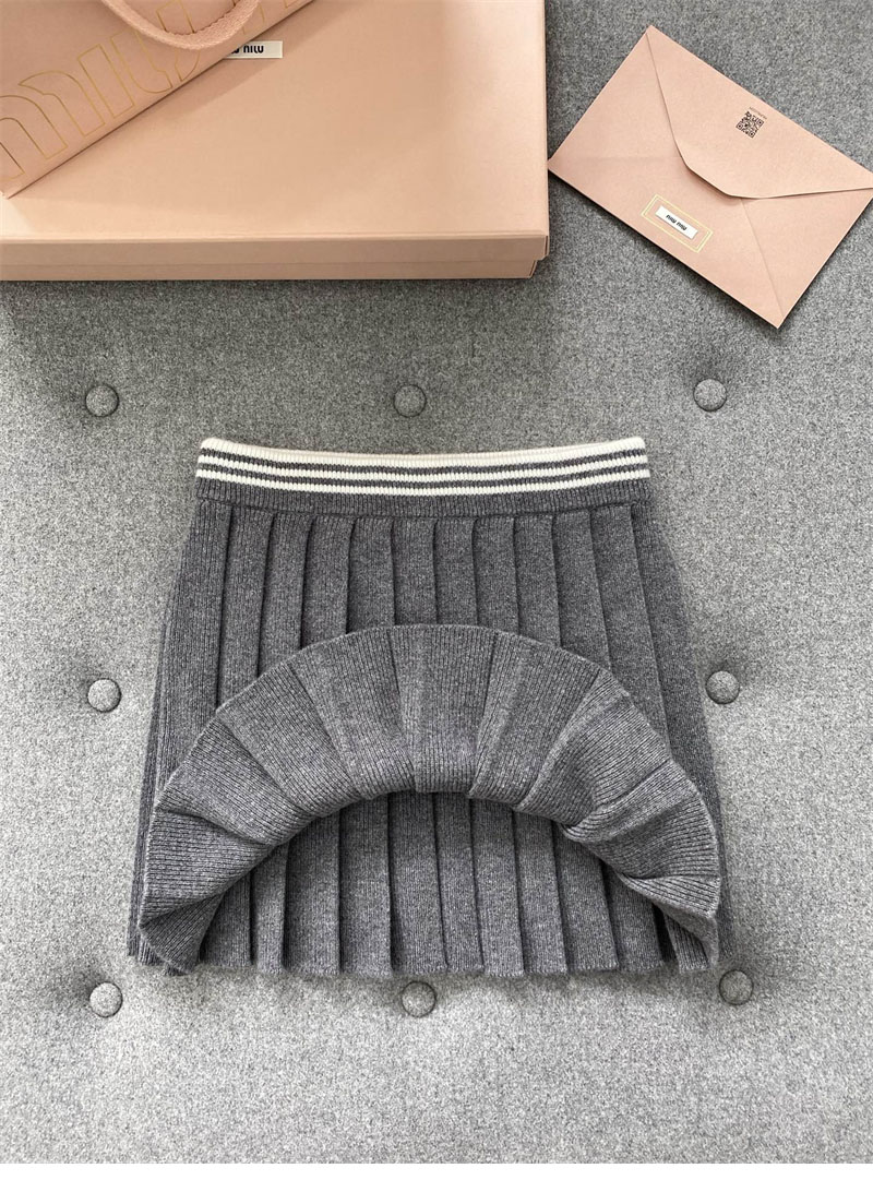 Miu Miu 미우미우 울 캐시미어 플리츠 미니 스커트 레플리카 11번 이미지 - 의류 | 세미샵 레플리카 사이트