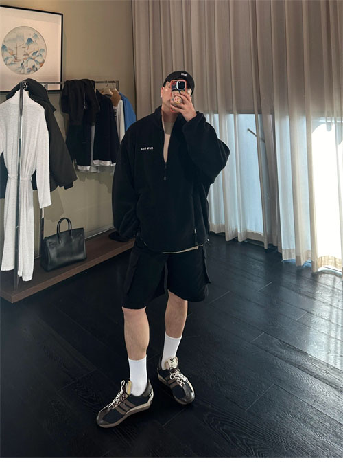 Miu Miu 미우미우 자수 로고 오버사이즈 플리스 반집업 스웨트셔츠 레플리카 16번 이미지 - 의류 | 세미샵 레플리카 사이트