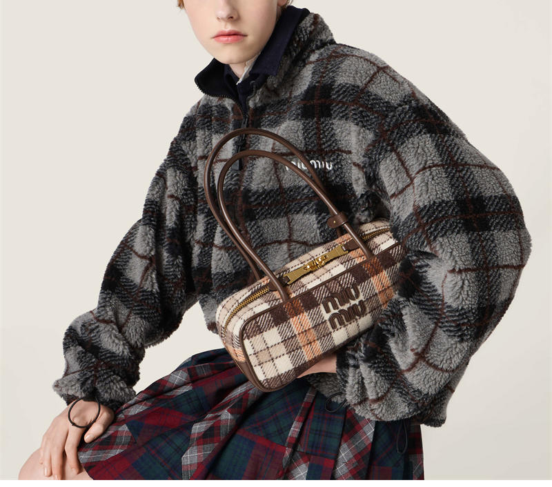 미우미우 미우미우 체크 테디 집업 자켓 레플리카 3번 이미지 - 의류 | 세미샵 레플리카 사이트