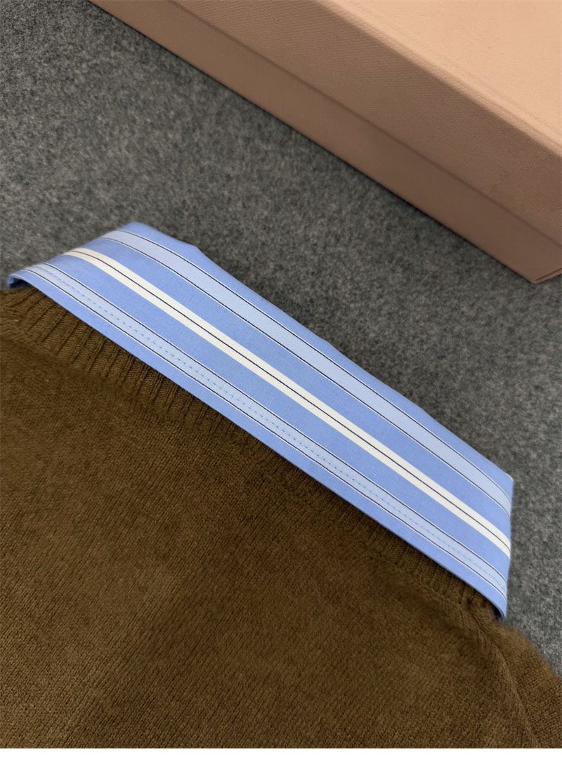 미우미우 미우미우 카라 엠벨리시드 캐시미어 가디건 레플리카 13번 이미지 - 의류 | 세미샵 레플리카 사이트