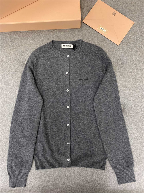 미우미우 미우미우 캐시미어 니트 가디건 레플리카 10번 이미지 - 의류 | 세미샵 레플리카 사이트