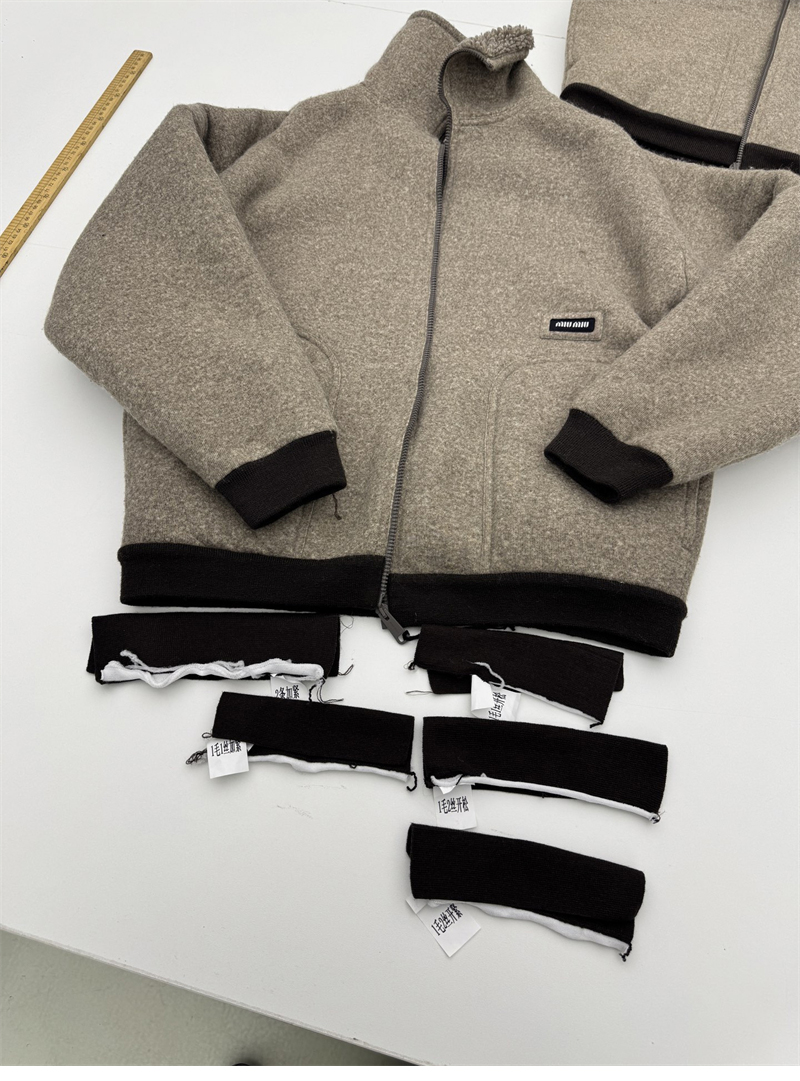 미우미우 미우미우 코튼 플리스 지퍼 블루종 자켓 레플리카 12번 이미지 - 의류 | 세미샵 레플리카 사이트