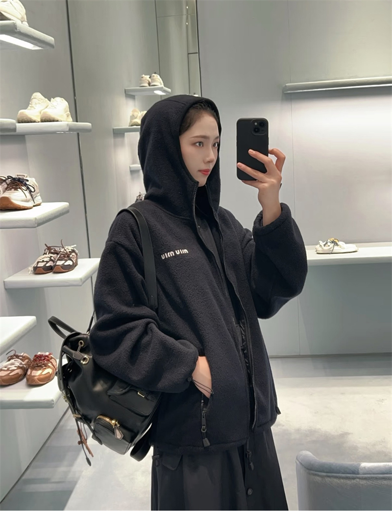 미우미우 미우미우 코튼 플리스 지퍼 후드 레플리카 9번 이미지 - 의류 | 세미샵 레플리카 사이트