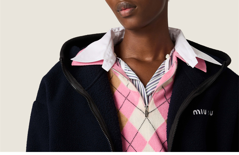 미우미우 미우미우 코튼 플리스 지퍼 후드 레플리카 5번 이미지 - 의류 | 세미샵 레플리카 사이트