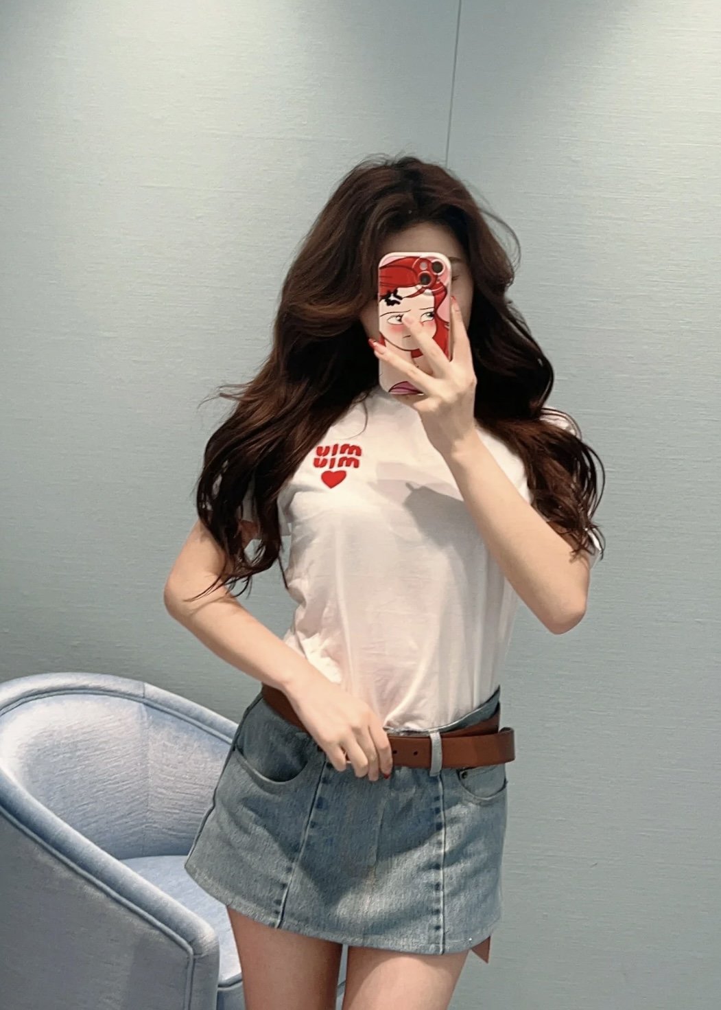 Miu Miu 미우미우 하드 자수 패치 반팔 티셔츠 “2COLOR” 레플리카 2번 이미지 - 의류 | 세미샵 레플리카 사이트