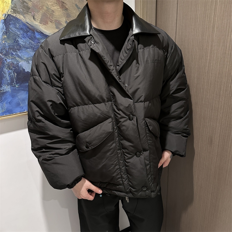 Miu Miu 미우미우 24FW 로고 숏 다운 자켓 레플리카 4번 이미지 - 의류 | 세미샵 레플리카 사이트