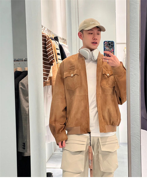 Miu Miu 미우미우 24FW 로고 스웨이드 나파 가죽 자켓 레플리카 5번 이미지 - 의류 | 세미샵 레플리카 사이트