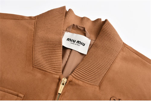 Miu Miu 미우미우 24FW 로고 스웨이드 나파 가죽 자켓 레플리카 10번 이미지 - 의류 | 세미샵 레플리카 사이트