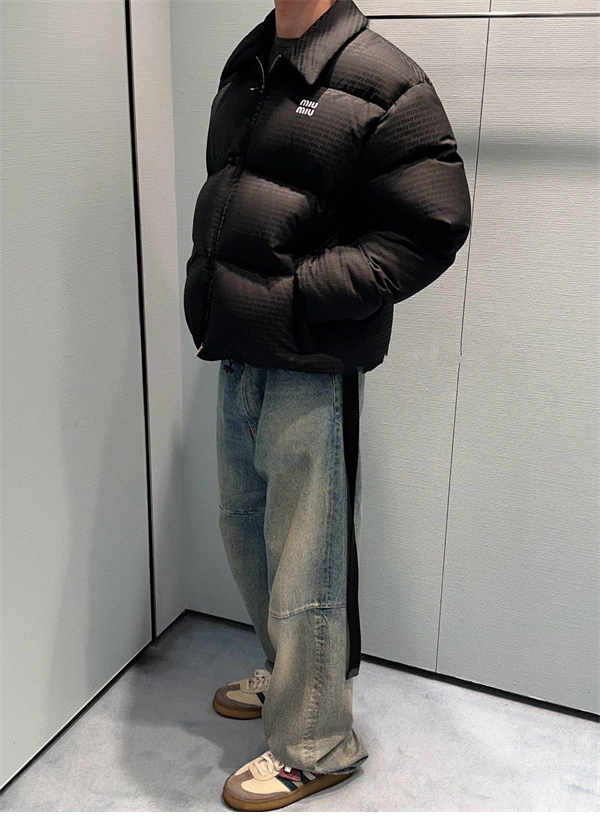 Miu Miu 미우미우 24FW 로고 패딩 자켓 레플리카 5번 이미지 - 의류 | 세미샵 레플리카 사이트