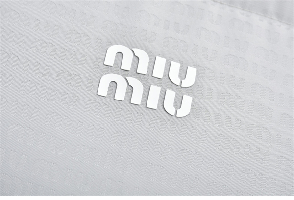 Miu Miu 미우미우 24FW 로고 패딩 자켓 레플리카 11번 이미지 - 의류 | 세미샵 레플리카 사이트