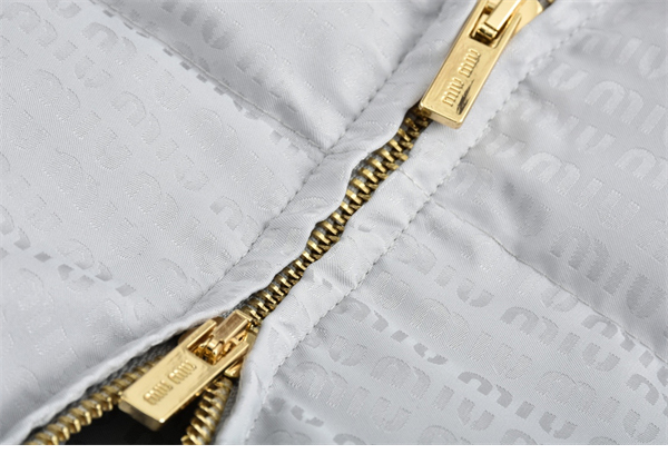 Miu Miu 미우미우 24FW 로고 패딩 자켓 레플리카 12번 이미지 - 의류 | 세미샵 레플리카 사이트