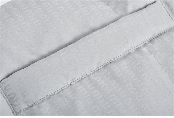 Miu Miu 미우미우 24FW 로고 패딩 자켓 레플리카 13번 이미지 - 의류 | 세미샵 레플리카 사이트