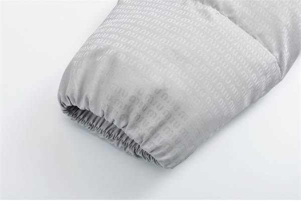 Miu Miu 미우미우 24FW 로고 패딩 자켓 레플리카 15번 이미지 - 의류 | 세미샵 레플리카 사이트