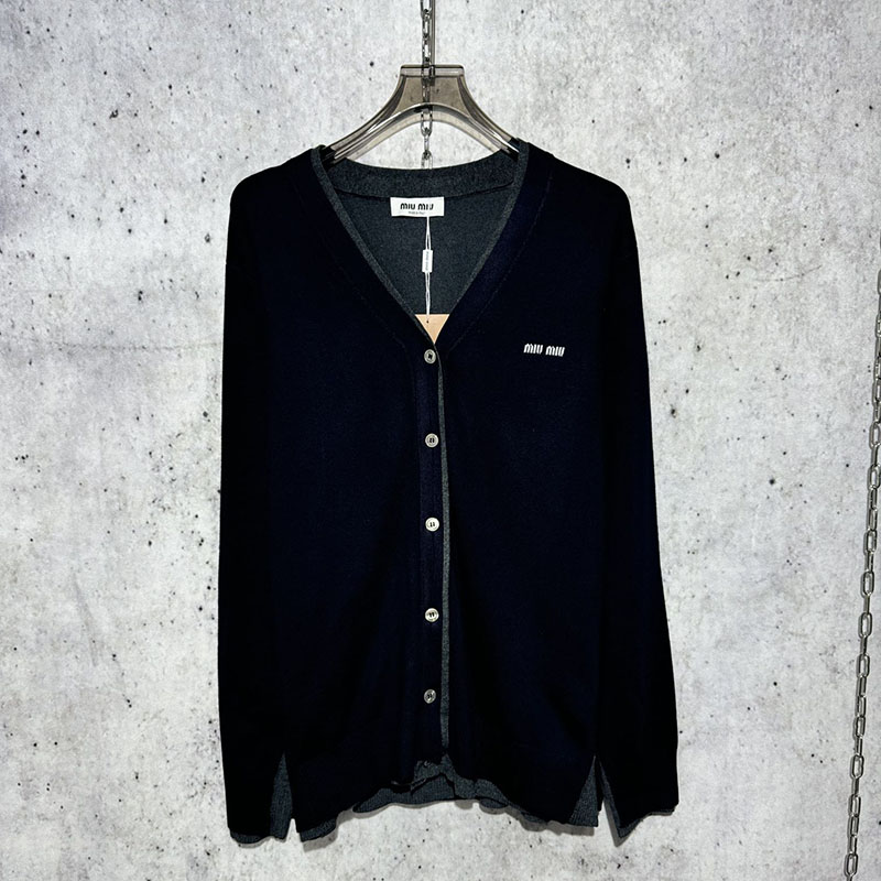 Miu Miu 미우미우 24ss 체스트 로고 실크 캐시미어 스웨터 가디건 레플리카 1번 이미지 - 의류 | 세미샵 레플리카 사이트