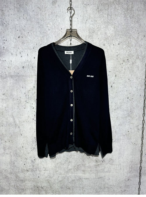 Miu Miu 미우미우 24ss 체스트 로고 실크 캐시미어 스웨터 가디건 레플리카 5번 이미지 - 의류 | 세미샵 레플리카 사이트