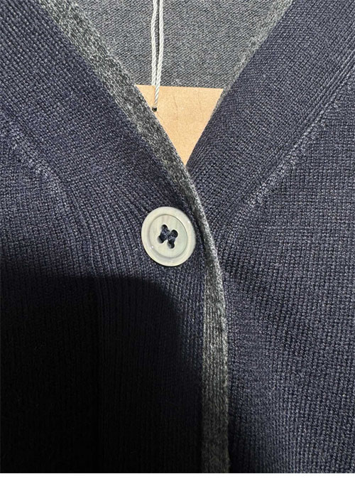 Miu Miu 미우미우 24ss 체스트 로고 실크 캐시미어 스웨터 가디건 레플리카 12번 이미지 - 의류 | 세미샵 레플리카 사이트