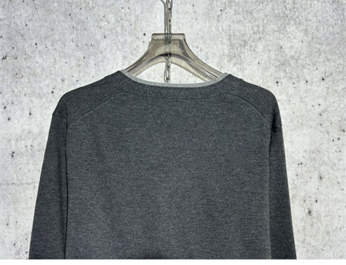 Miu Miu 미우미우 24ss 체스트 로고 실크 캐시미어 스웨터 가디건 레플리카 10번 이미지 - 의류 | 세미샵 레플리카 사이트