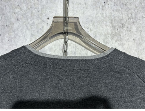 Miu Miu 미우미우 24ss 체스트 로고 실크 캐시미어 스웨터 가디건 레플리카 12번 이미지 - 의류 | 세미샵 레플리카 사이트