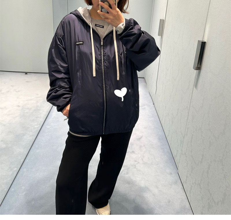 Miu Miu 미우미우 25FW 로고 아플리케 리버시블 후드 집업 레플리카 2번 이미지 - 의류 | 세미샵 레플리카 사이트