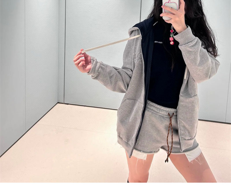 Miu Miu 미우미우 25FW 로고 아플리케 리버시블 후드 집업 레플리카 3번 이미지 - 의류 | 세미샵 레플리카 사이트