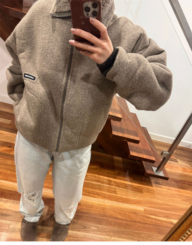 Miu Miu 미우미우 25FW 로고 플리스 블루종 자켓 레플리카 3번 이미지 - 의류 | 세미샵 레플리카 사이트