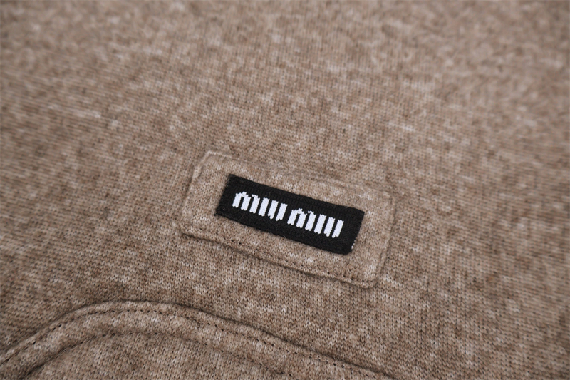 Miu Miu 미우미우 25FW 로고 플리스 블루종 자켓 레플리카 20번 이미지 - 의류 | 세미샵 레플리카 사이트