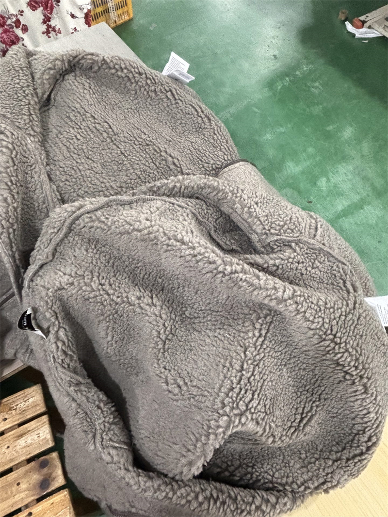 Miu Miu 미우미우 25FW 로고 플리스 블루종 자켓 레플리카 24번 이미지 - 의류 | 세미샵 레플리카 사이트