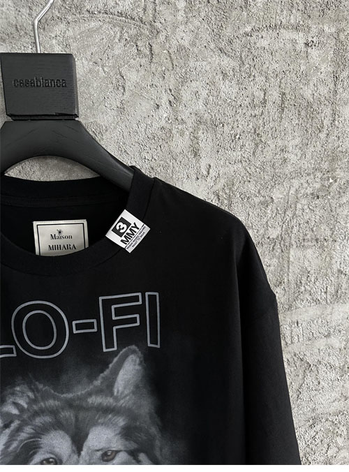 Mihara Yasuhiro 미하라 야스히로 24FW 패치로고 그래픽 프린트 반팔 티셔츠 레플리카 5번 이미지 - 의류 | 세미샵 레플리카 사이트