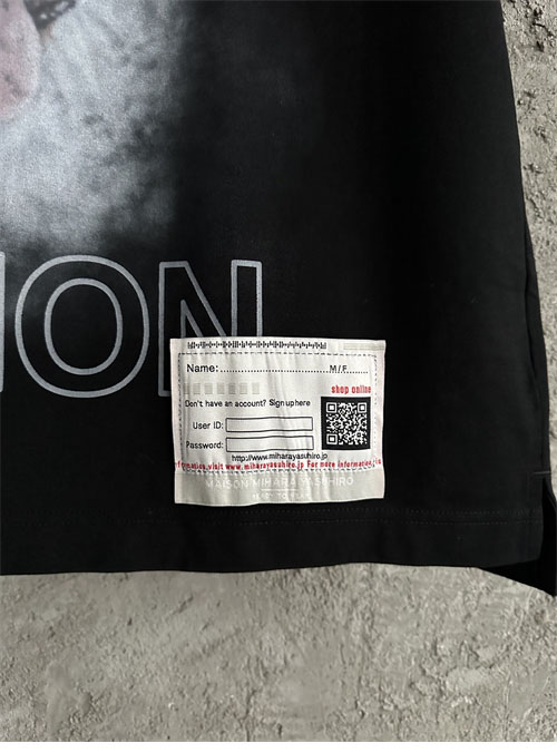 Mihara Yasuhiro 미하라 야스히로 24FW 패치로고 그래픽 프린트 반팔 티셔츠 레플리카 8번 이미지 - 의류 | 세미샵 레플리카 사이트