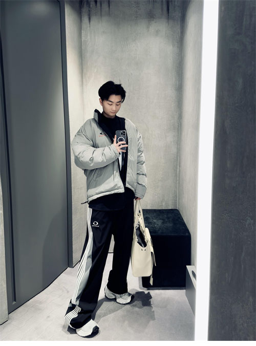 Balenciaga 발렌시아가 리버시블 Cocoon 패딩 2컬러 레플리카 15번 이미지 - 의류 | 세미샵 레플리카 사이트