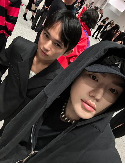 Balenciaga 발렌시아가 유니티 스포츠 아이콘 인코그니토 오버사이즈 후드 집업 레플리카 17번 이미지 - 의류 | 세미샵 레플리카 사이트