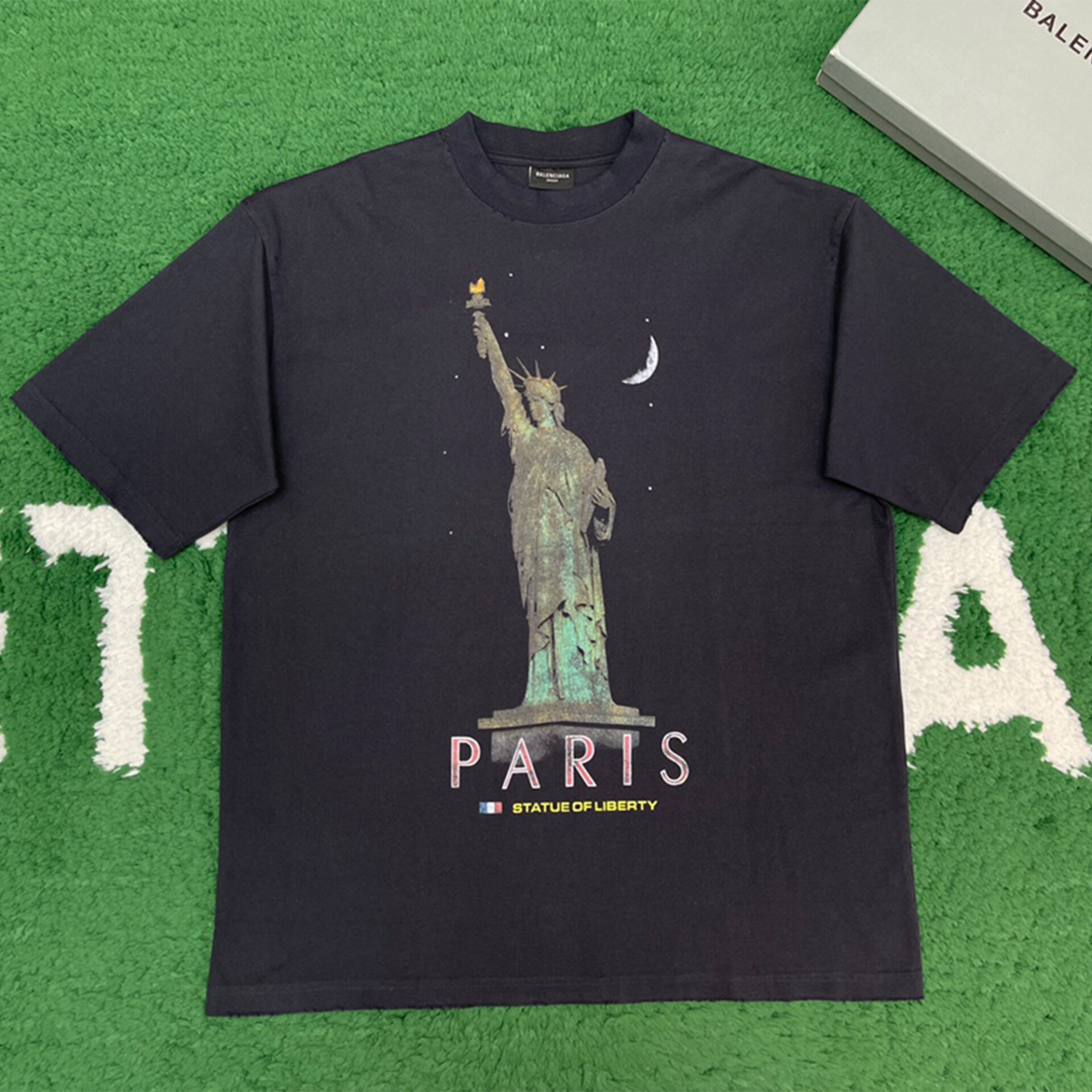 Balenciaga 발렌시아가 파리 리버티 미디엄 핏 반팔 티셔츠 “2COLOR” 레플리카 1번 이미지 - 의류 | 세미샵 레플리카 사이트