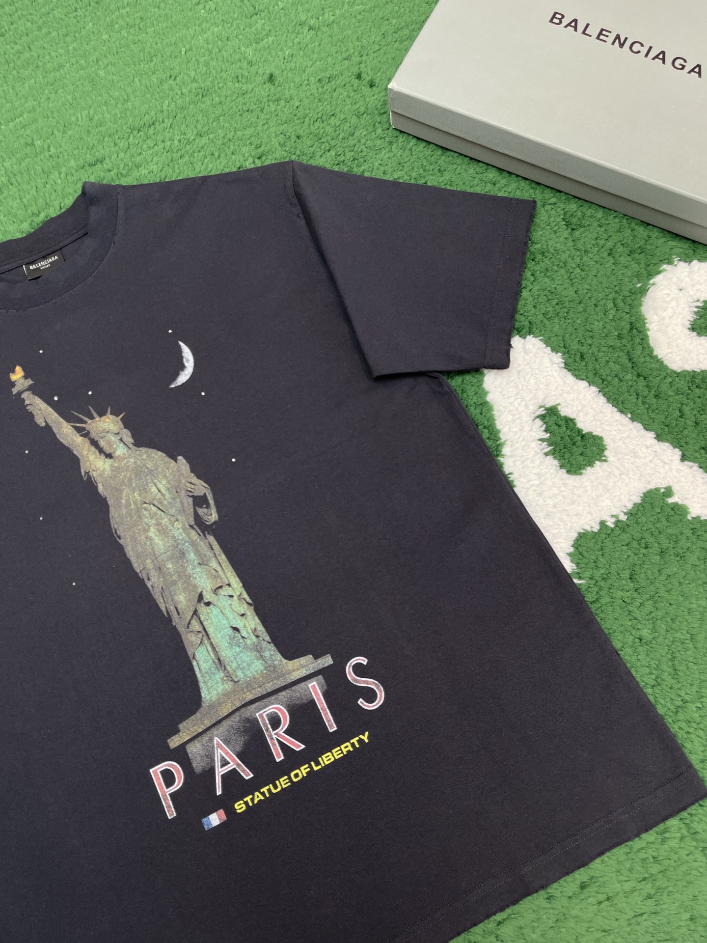 Balenciaga 발렌시아가 파리 리버티 미디엄 핏 반팔 티셔츠 “2COLOR” 레플리카 9번 이미지 - 의류 | 세미샵 레플리카 사이트