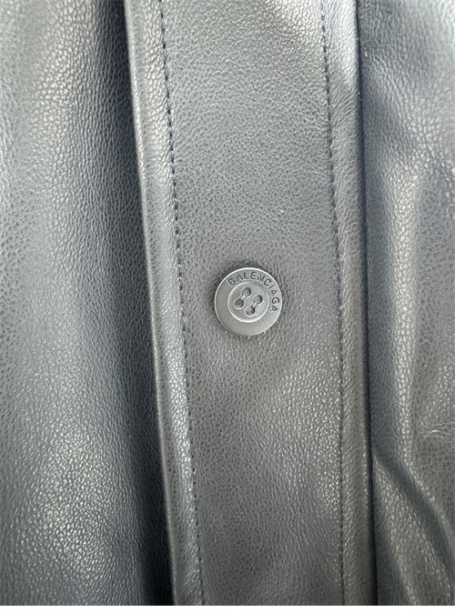 Balenciaga 발렌시아가 패디드 레더 오버 셔츠 자켓 레플리카 14번 이미지 - 의류 | 세미샵 레플리카 사이트