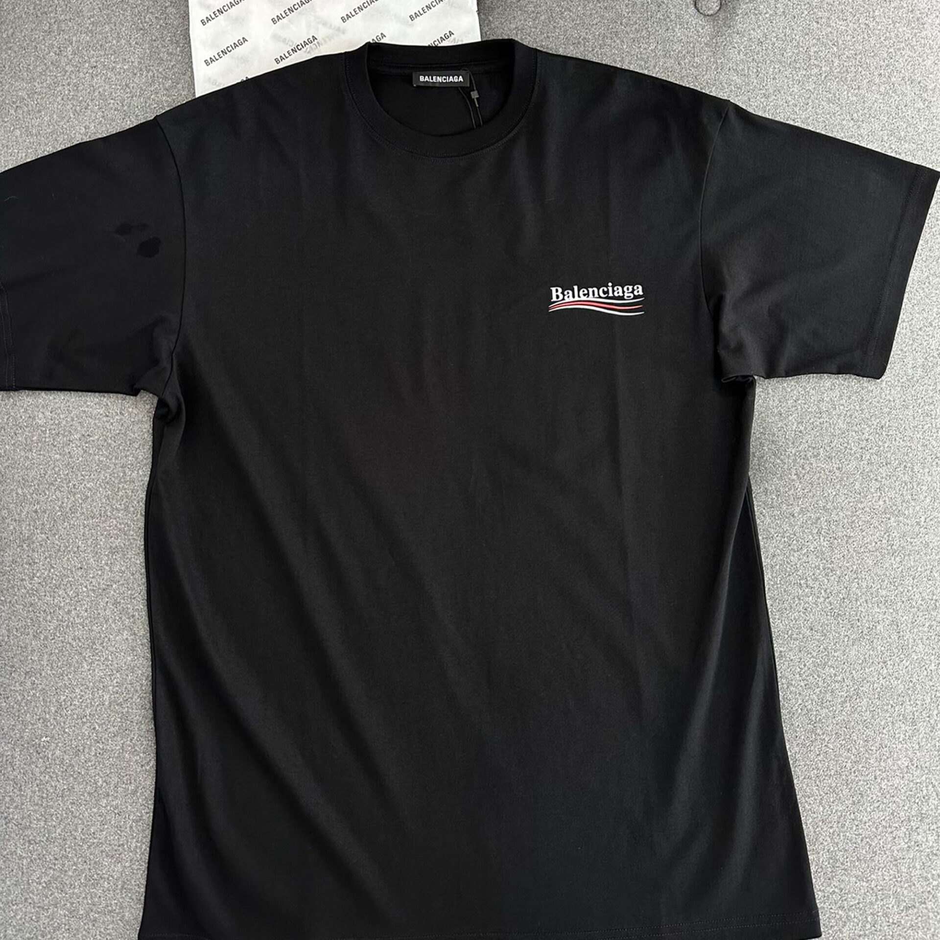 Balenciaga 발렌시아가 폴리티컬 로고 켐페인 라지 핏 반팔 티셔츠 블랙 레플리카 1번 이미지 - 의류 | 세미샵 레플리카 사이트