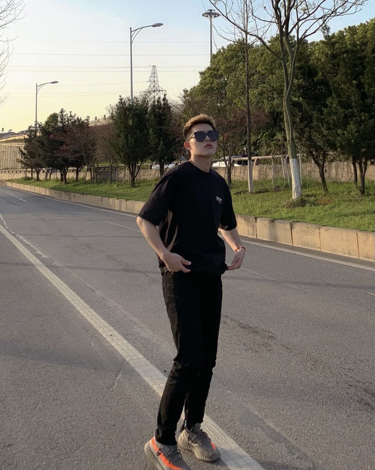 Balenciaga 발렌시아가 폴리티컬 로고 켐페인 라지 핏 반팔 티셔츠 블랙 레플리카 7번 이미지 - 의류 | 세미샵 레플리카 사이트